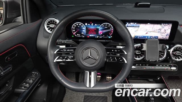Mercedes-Benz GLA-Class 2024 — Фото 14/20