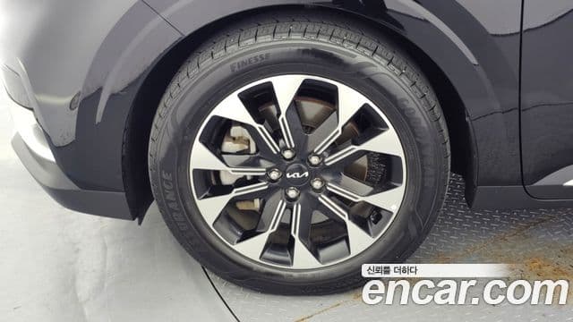 Kia Carnival 2022 — Фото 5/20