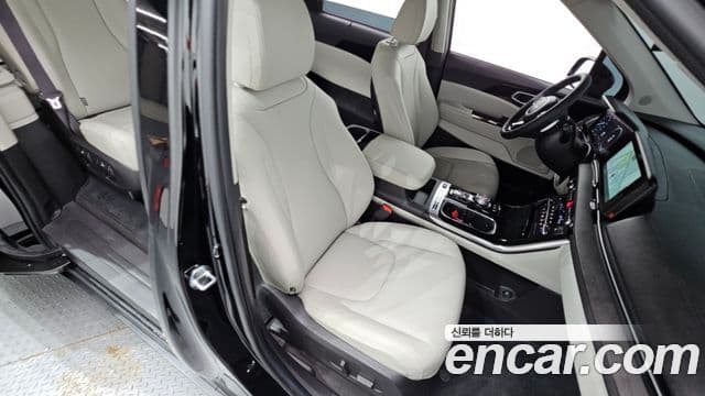 Kia Carnival 2022 — Фото 18/20