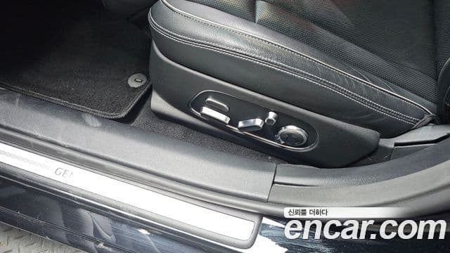 Genesis G90 2022 — ფოტო 17/39