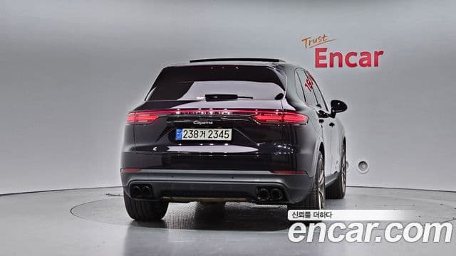Porsche Cayenne 2019 — ფოტო 4/20