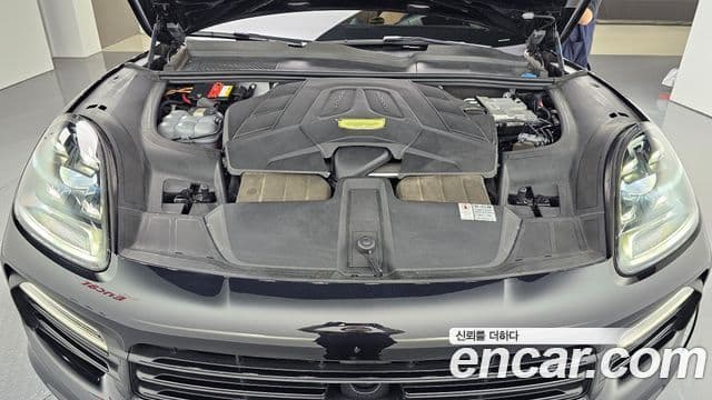 Porsche Cayenne 2019 — ფოტო 6/20