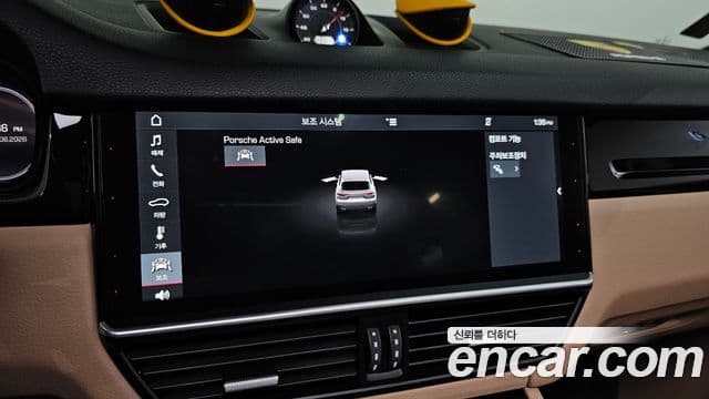 Porsche Cayenne 2019 — ფოტო 16/20