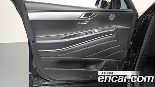 Genesis GV80 2021 — ფოტო 8/37