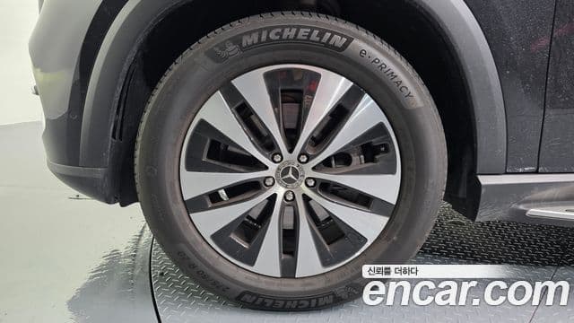 Mercedes-Benz GLE-Class 2025 — Photo 27/36
