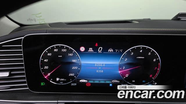 Mercedes-Benz GLE-Class 2025 — Photo 11/36