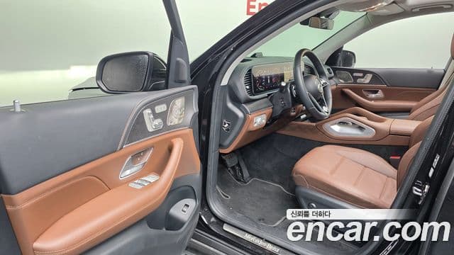 Mercedes-Benz GLE-Class 2025 — Photo 12/36