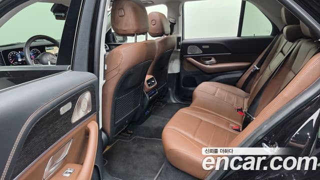 Mercedes-Benz GLE-Class 2025 — Photo 26/36