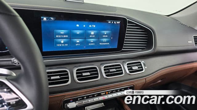 Mercedes-Benz GLE-Class 2025 — Photo 17/36