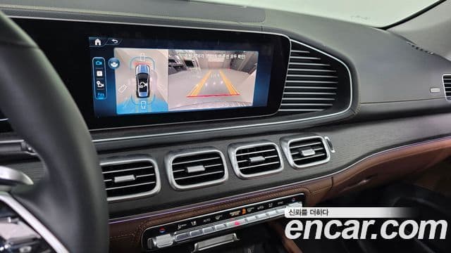 Mercedes-Benz GLE-Class 2025 — Photo 8/36