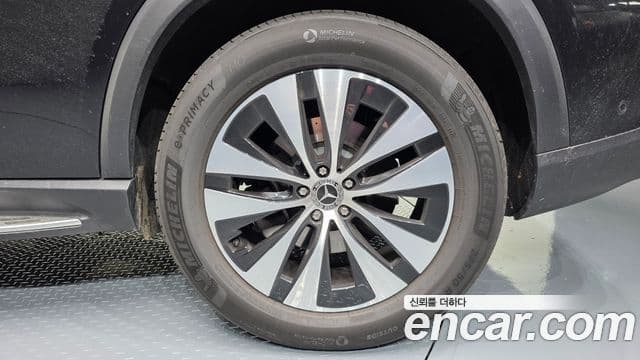 Mercedes-Benz GLE-Class 2025 — Photo 2/36