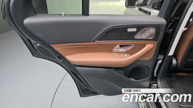 Mercedes-Benz GLE-Class 2025 — Photo 21/36
