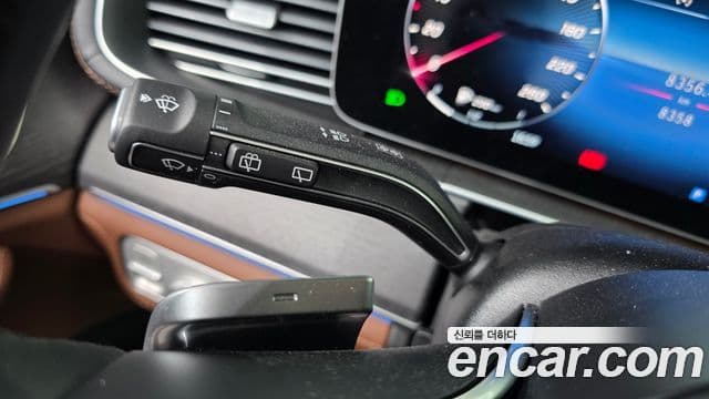 Mercedes-Benz GLE-Class 2025 — Photo 22/36