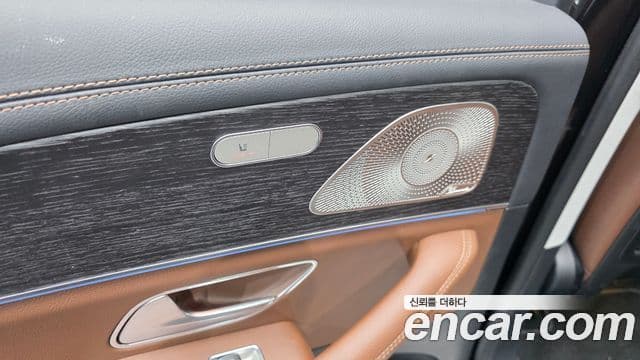 Mercedes-Benz GLE-Class 2025 — Photo 24/36