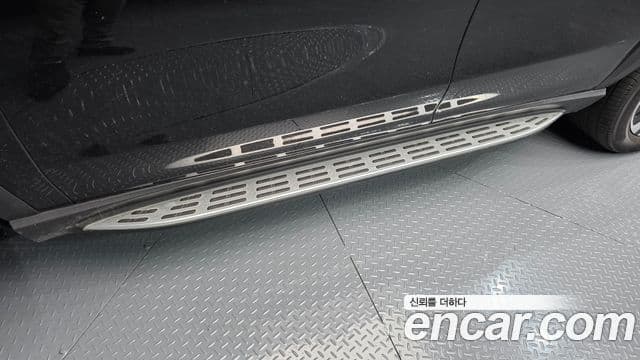 Mercedes-Benz GLE-Class 2025 — Photo 10/36