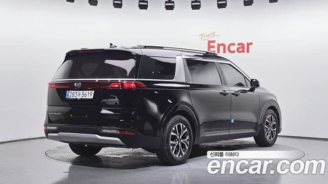 Kia Carnival 2021 — Фото 2/20