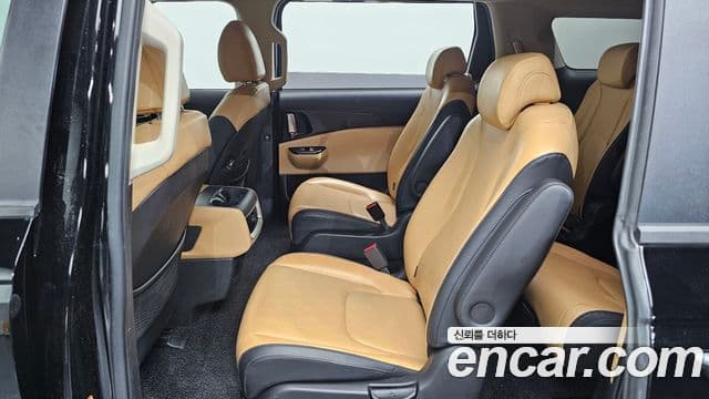Kia Carnival 2021 — Фото 13/20