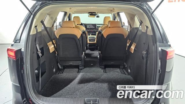 Kia Carnival 2021 — Фото 17/20