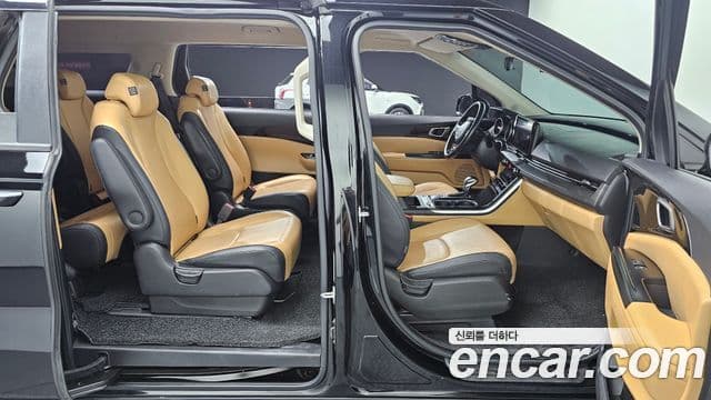 Kia Carnival 2021 — Фото 18/20