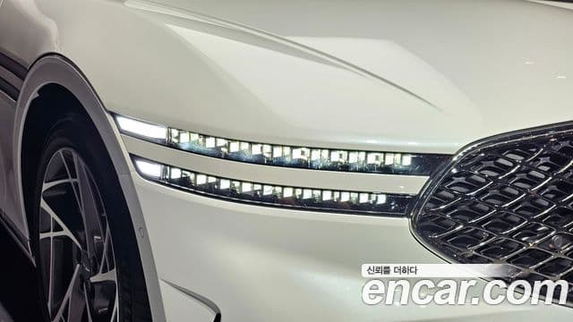 Genesis G90 2022 — Photo 16/35