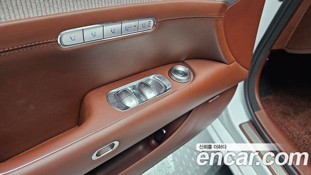 Genesis G90 2022 — Photo 34/35