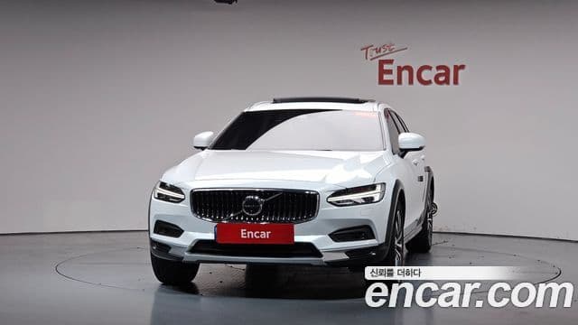 Volvo V90 Cross Country 2021 — ფოტო 3/20