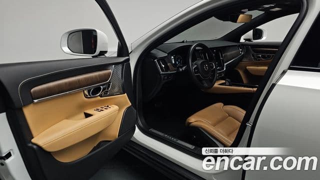 Volvo V90 Cross Country 2021 — ფოტო 10/20