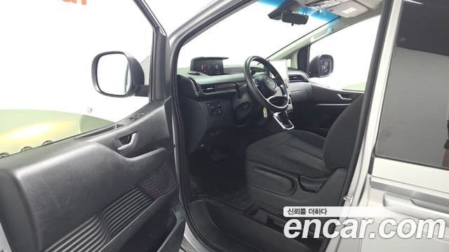 Hyundai Staria 2022 — ფოტო 10/20