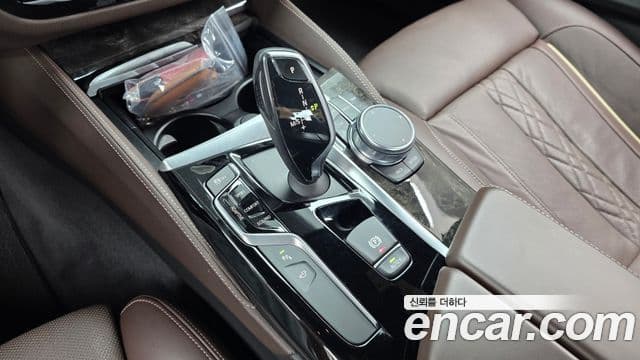 BMW 5 Series 2018 — Фото 9/20