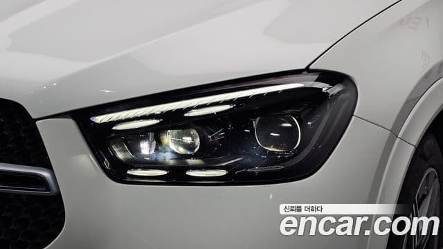 Mercedes-Benz GLE-Class 2023 — Photo 30/34