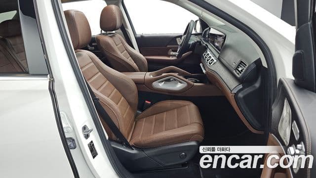 Mercedes-Benz GLE-Class 2023 — Photo 26/34