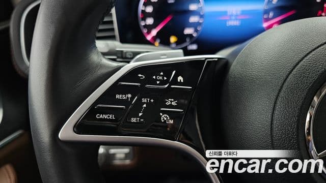 Mercedes-Benz GLE-Class 2023 — Photo 21/34