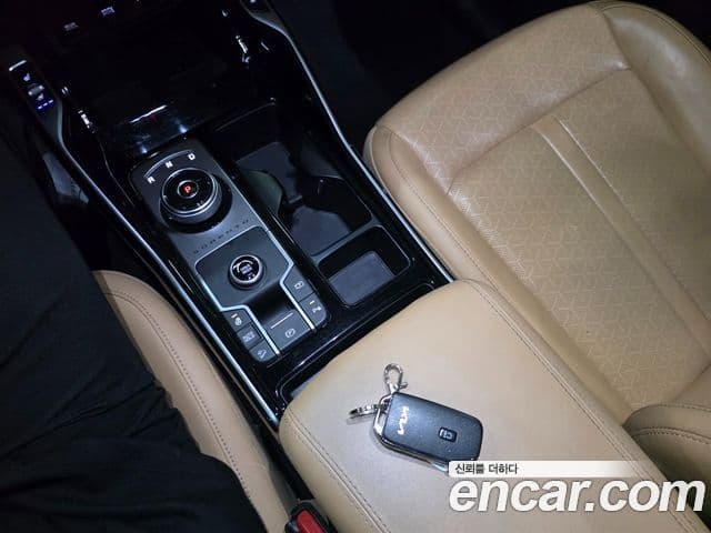 Kia Sorento 2022 — Фото 11/20