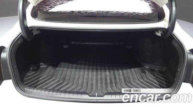 Hyundai Sonata 2020 — ფოტო 16/20