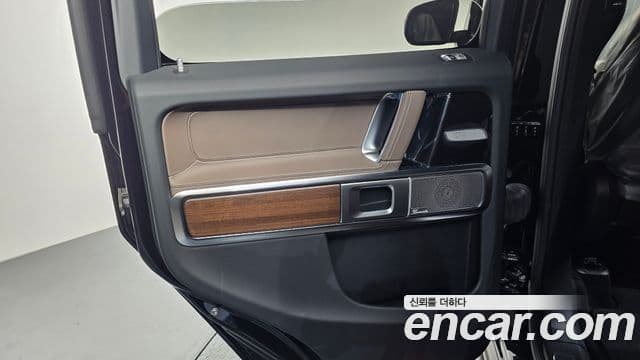 Mercedes-Benz G-Class 2026 — Photo 19/34