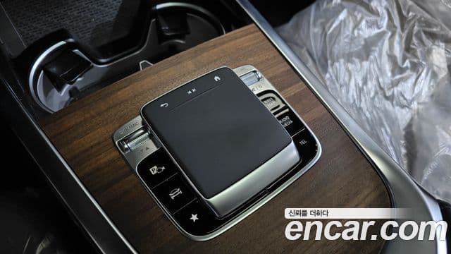 Mercedes-Benz G-Class 2026 — Photo 34/34