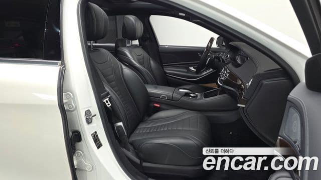 Mercedes-Benz S-Class 2020 — Photo 17/37