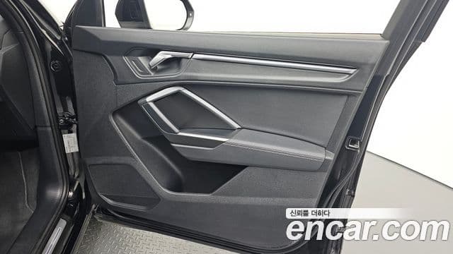 Audi Q3 2022 — Şəkil 27/30