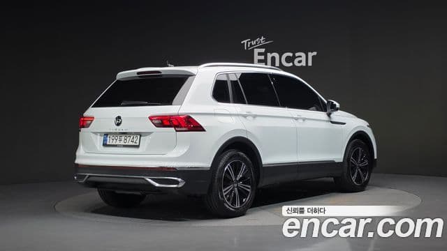 Volkswagen Tiguan 2022 — Şəkil 1/20