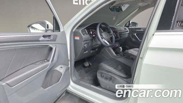 Volkswagen Tiguan 2022 — Şəkil 11/20