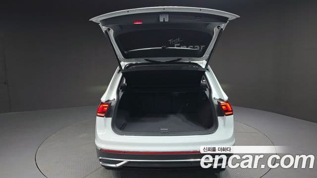 Volkswagen Tiguan 2022 — Şəkil 20/20