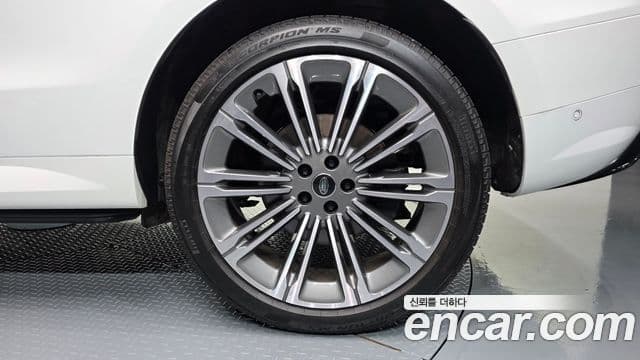 Land Rover Range Rover Sport 2025 — Photo 17/38