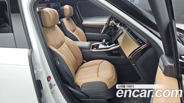 Land Rover Range Rover Sport 2025 — Photo 18/38
