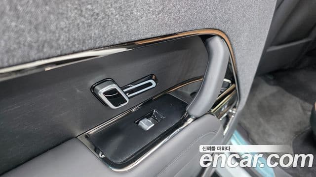 Land Rover Range Rover Sport 2025 — Photo 32/38