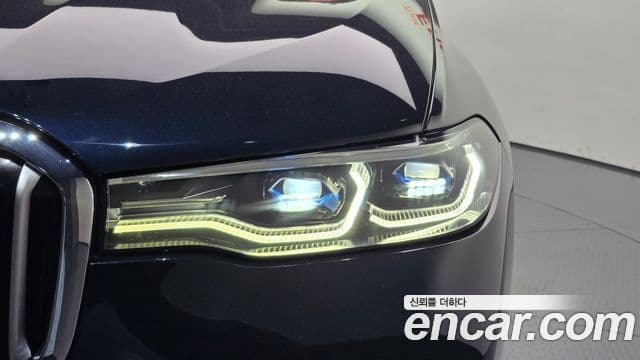 BMW X7 2021 — Photo 31/31