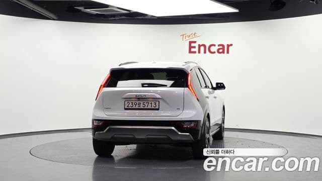 Kia Niro 2022 — ფოტო 4/20