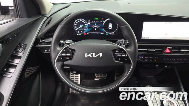Kia Niro 2022 — ფოტო 13/20