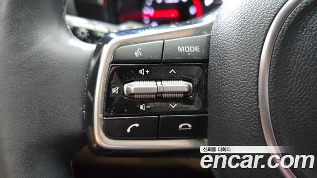 Kia Sorento 2021 — ფოტო 17/20