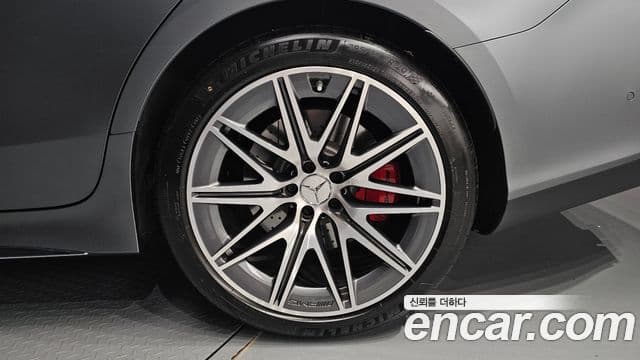 Mercedes-Benz AMG GT 2024 — Photo 3/37