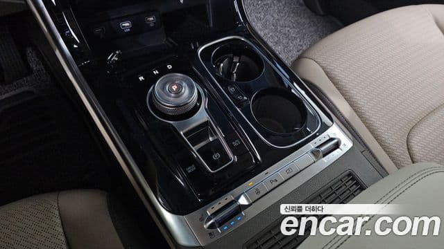 Kia Carnival 2021 — ფოტო 9/20